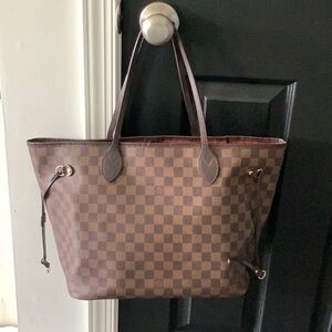 Louis Vuitton Damier Neverfull
